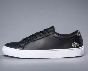 lacoste straightset baskets cuir noir blanc